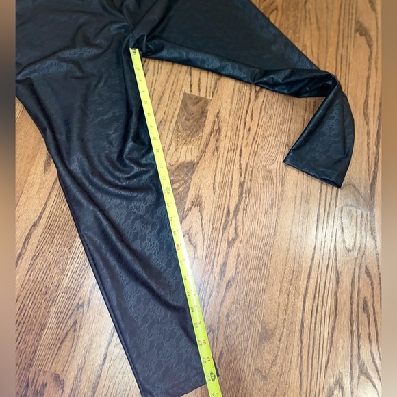 Vegan Leather Lace textured Leggings - Picture 14 of 15